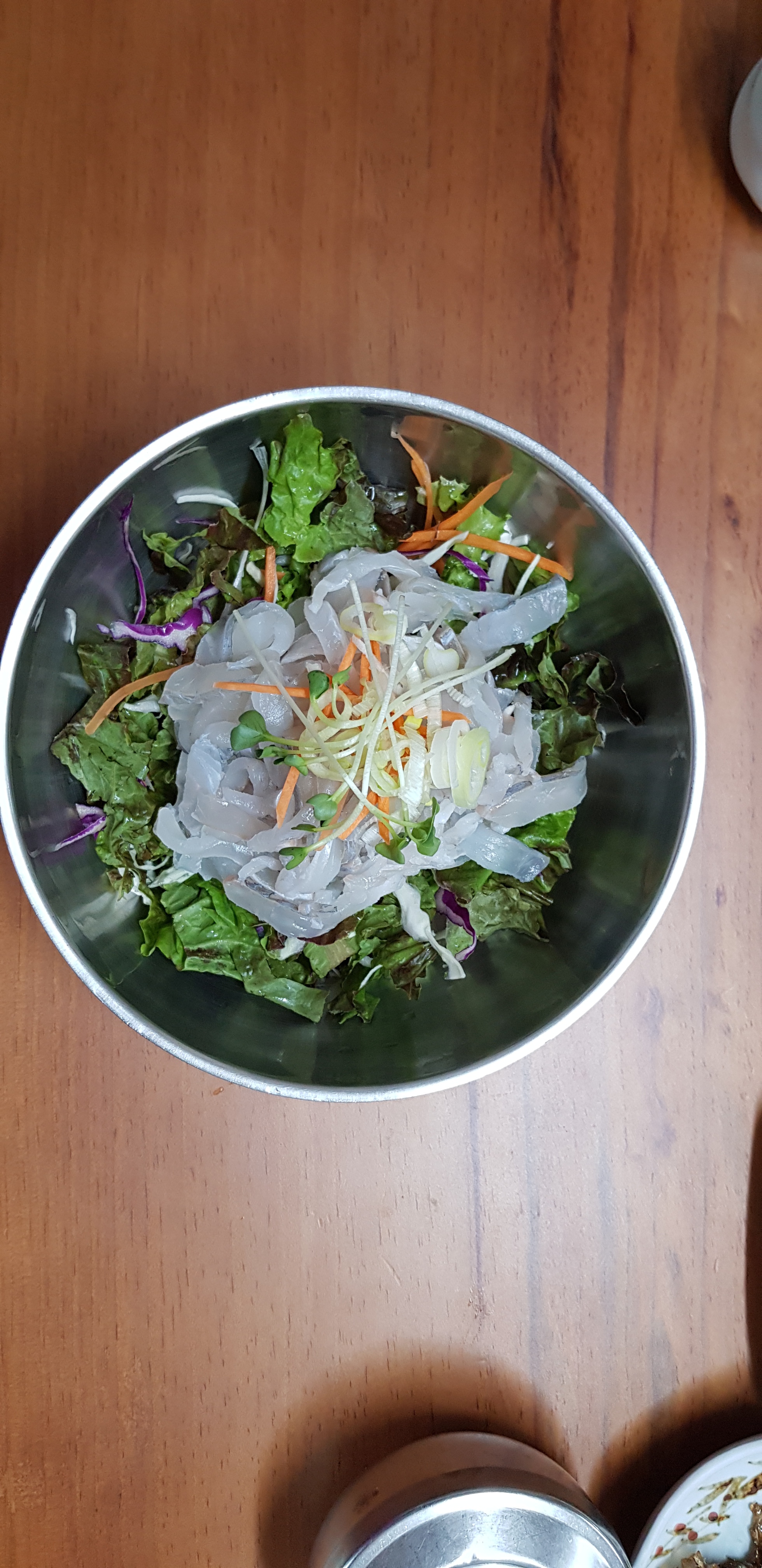 Raw-fish rice bowl