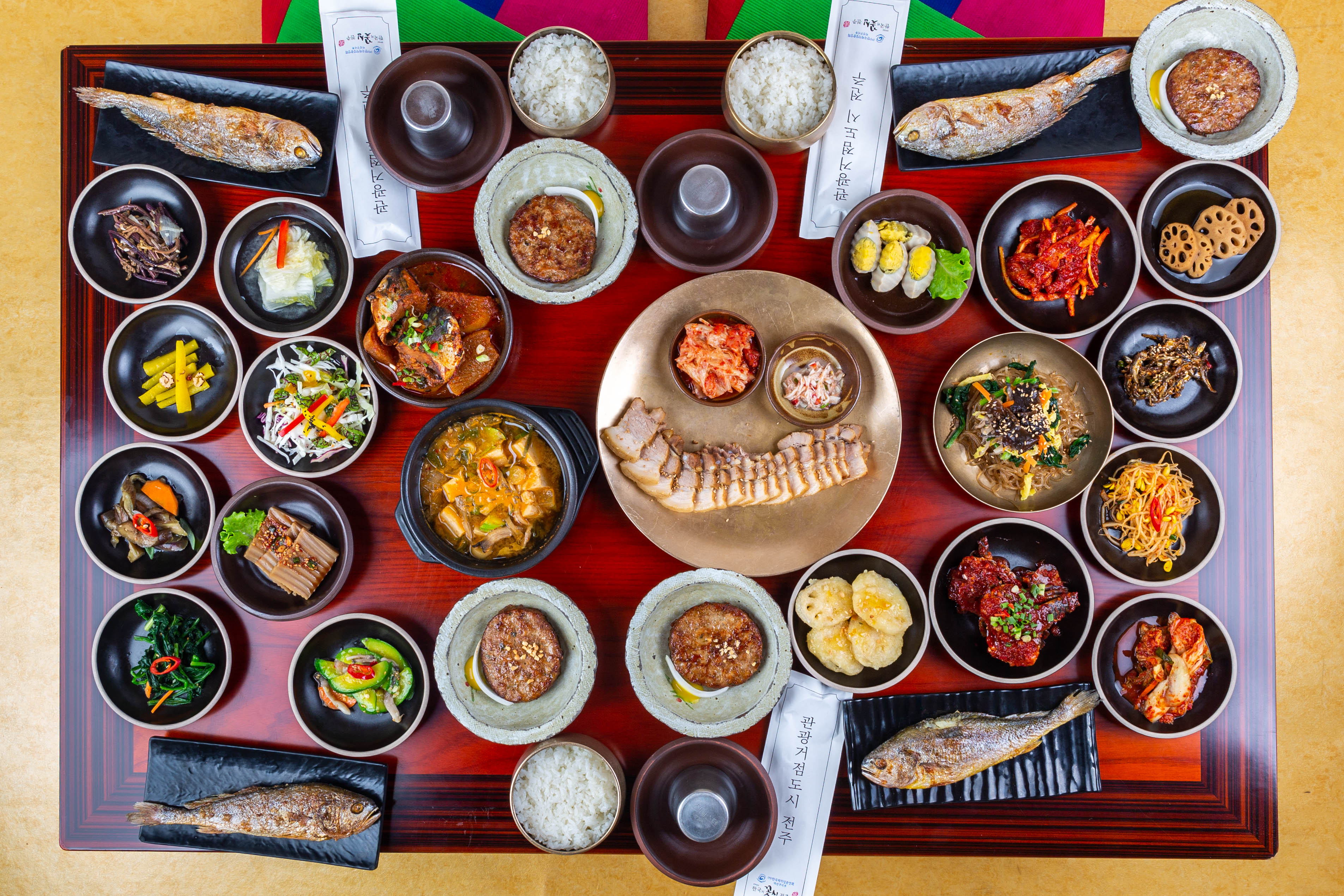 Korean set meal in a hanok