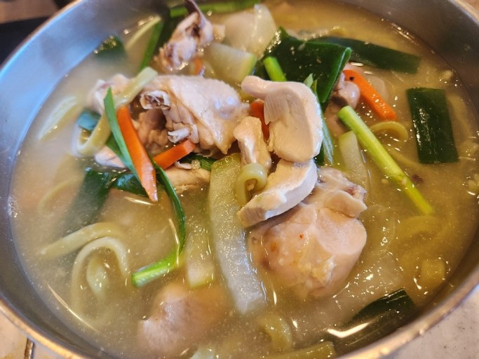 Chicken knife-cut noodles