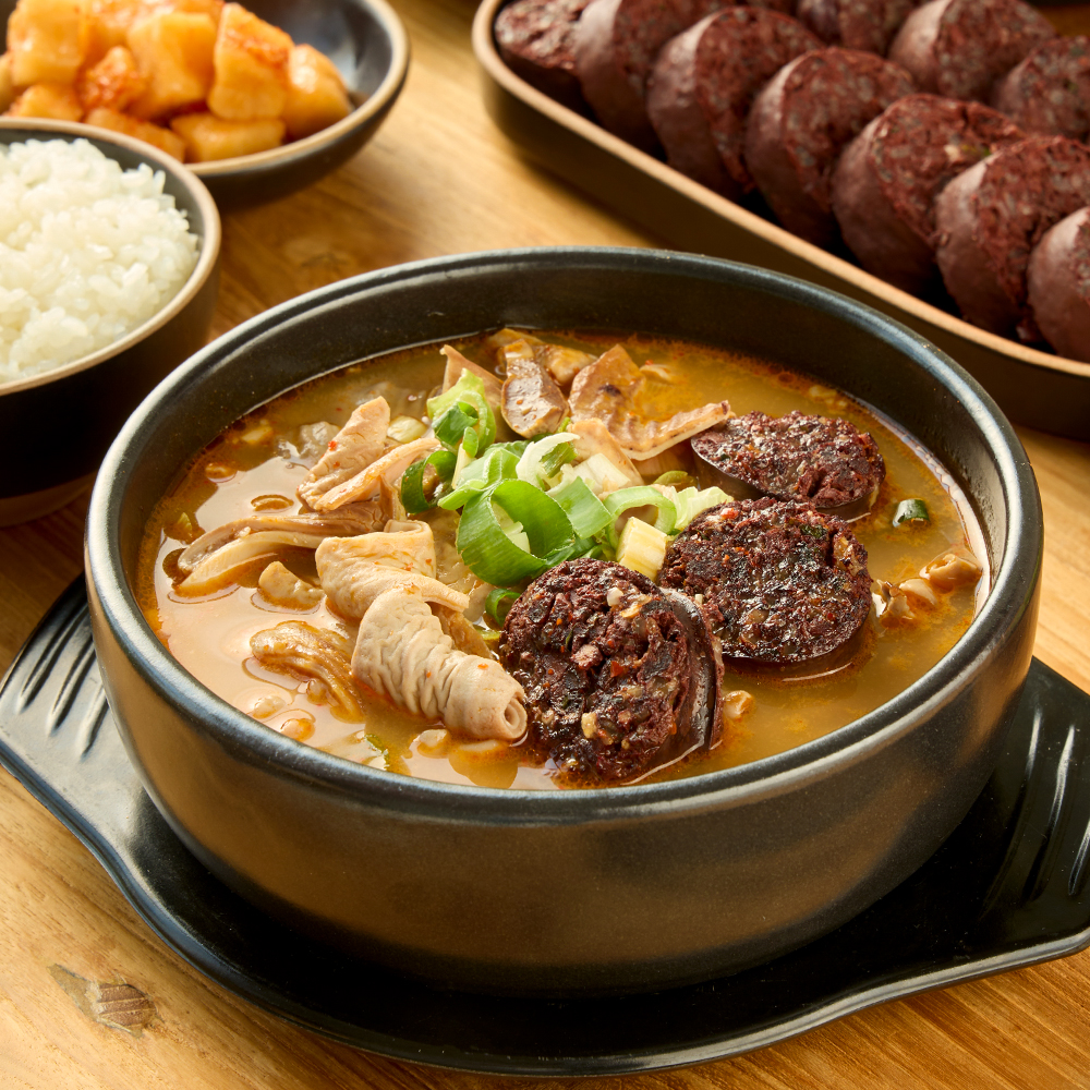 Sundae sausage and pork soup