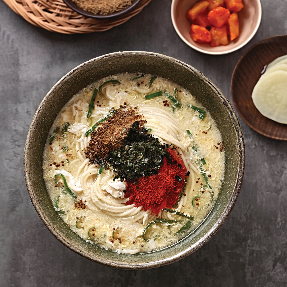 Knife-cut noodle soup