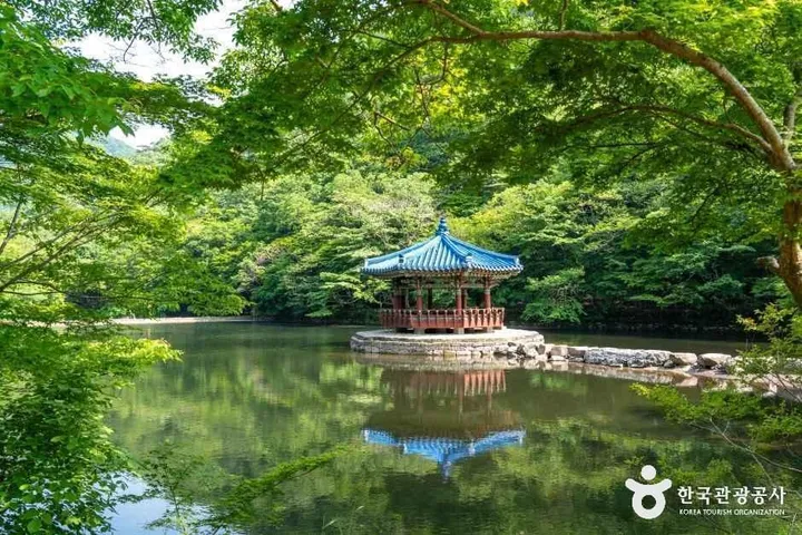 Uhwajeong Pavilion, Naejangsan